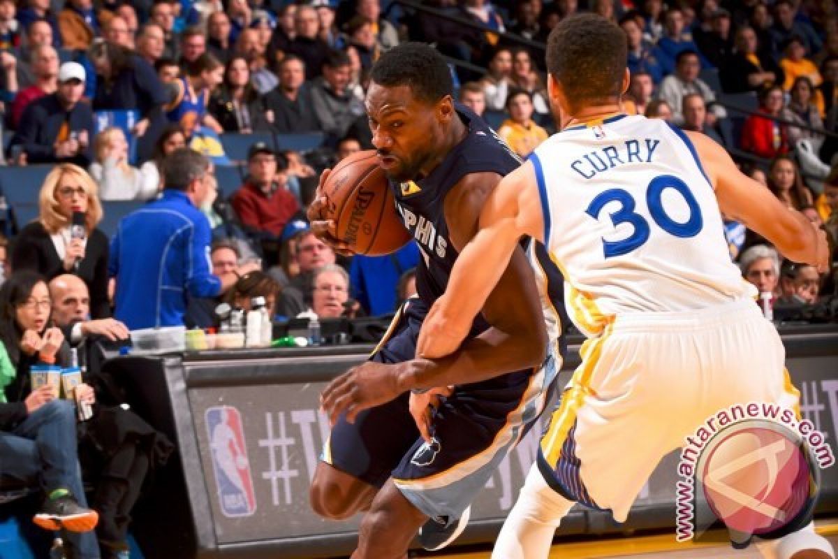 Sempat tertinggal 24 poin, Grizzlies pecundangi Warriors 128-119 lewat 