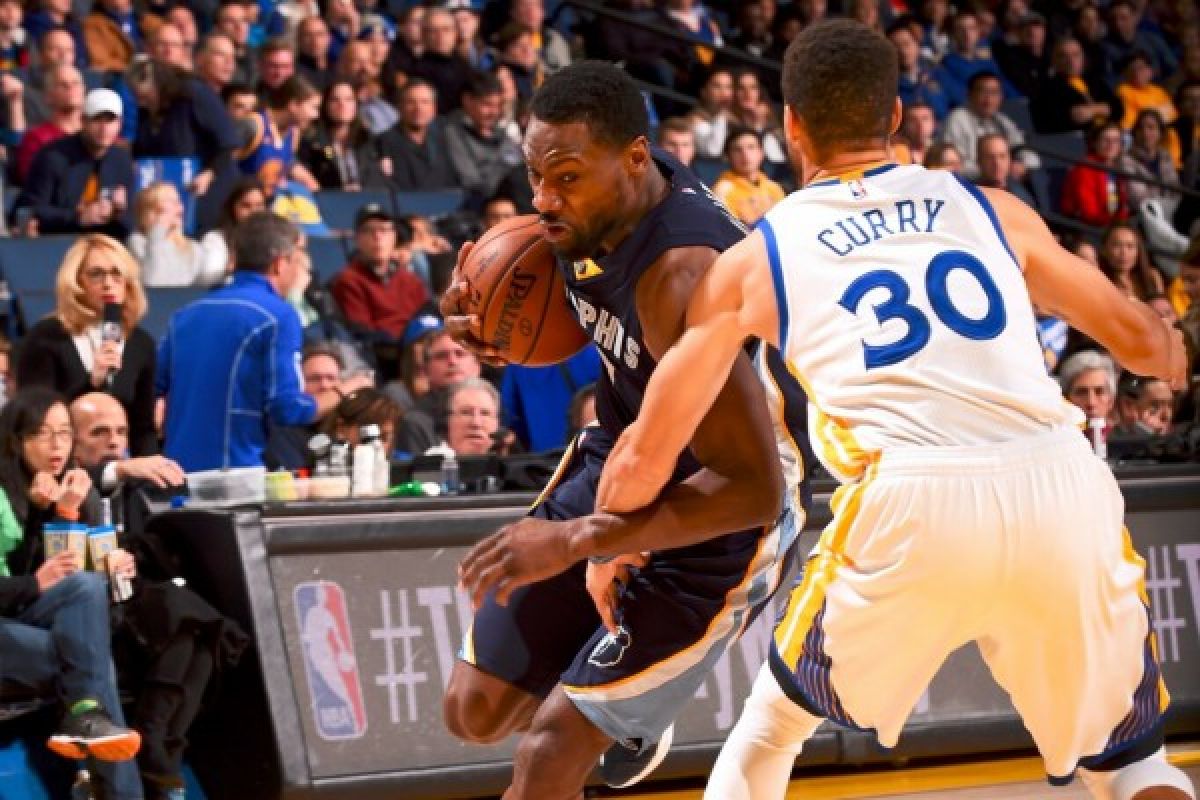 Sempat tertinggal 24 poin, Grizzlies pecundangi Warriors 128-119 lewat "overtime"