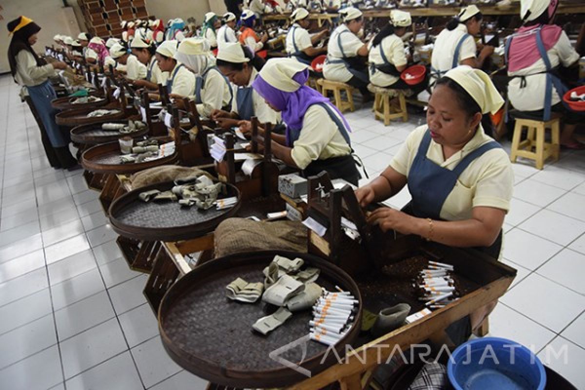 Bea Cukai Madiun Sosialisasikan Pemberlakukan Cukai Rokok Elektrik