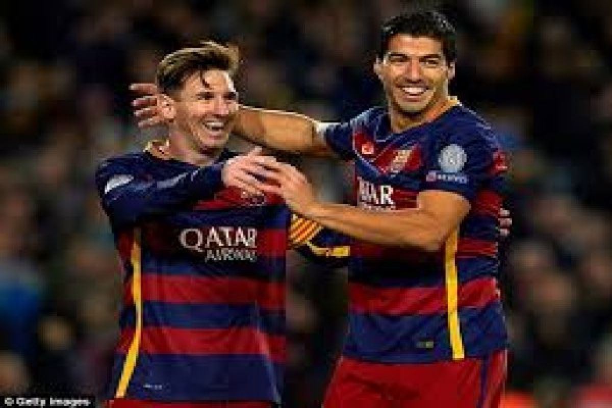 Suarez tempel Messi sebagai pencetak gol terbanyak