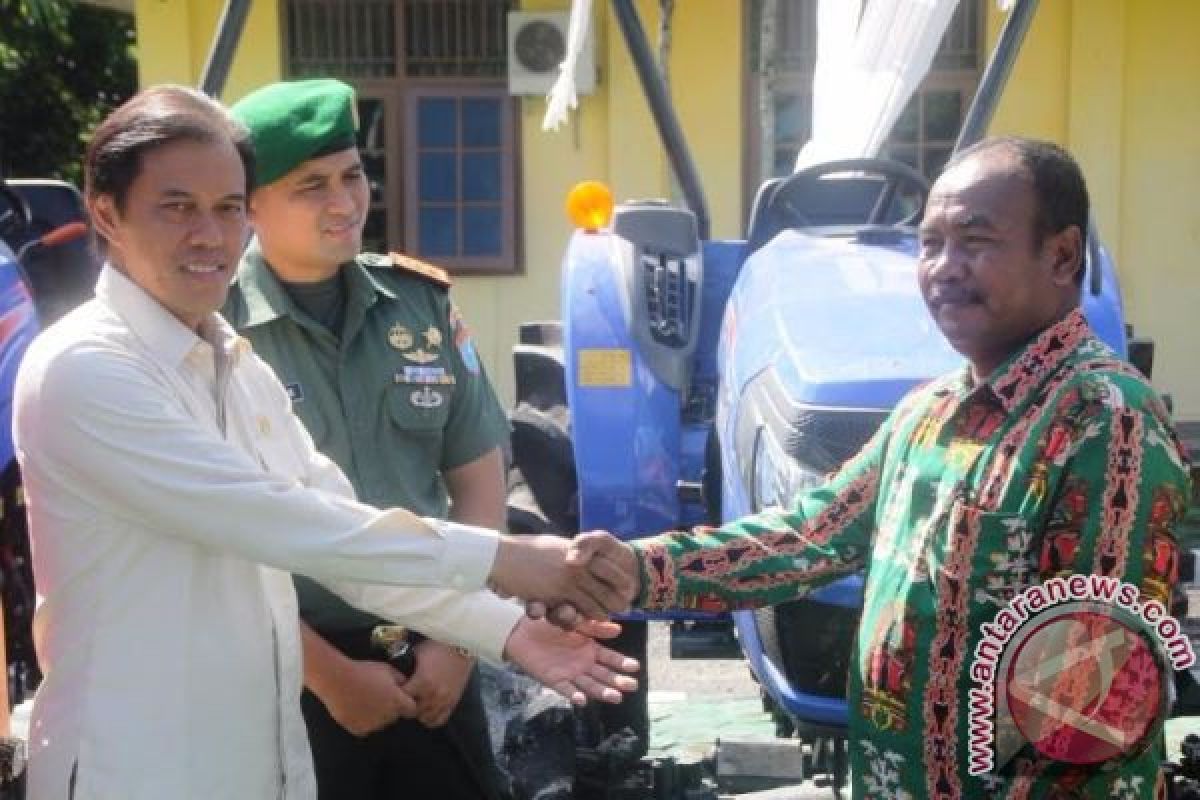 Anggota DPR RI Ini Manfaatkan Dana Aspirasi Bantu Petani 