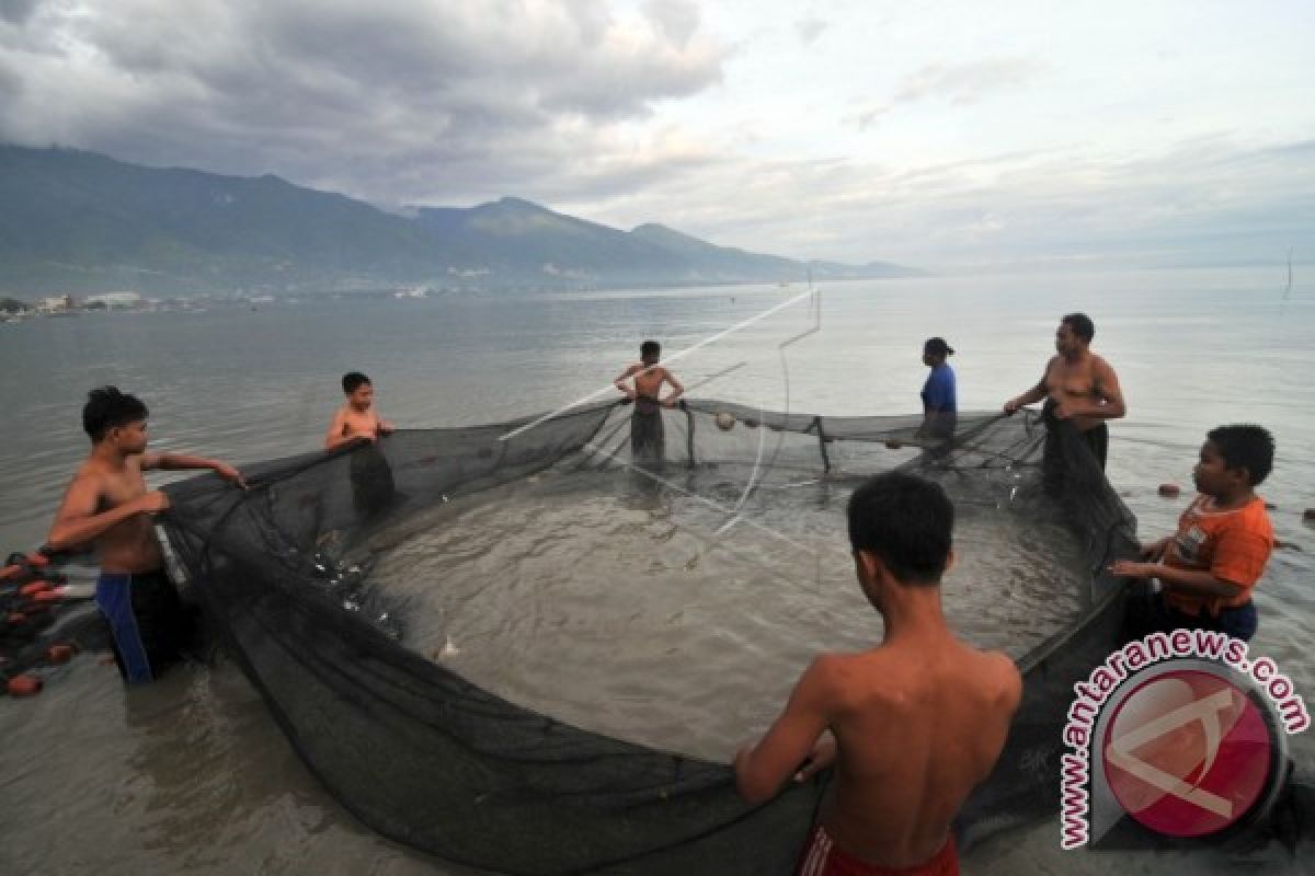 Pemkab Klungkung bantu nelayan jaring ramah lingkungan