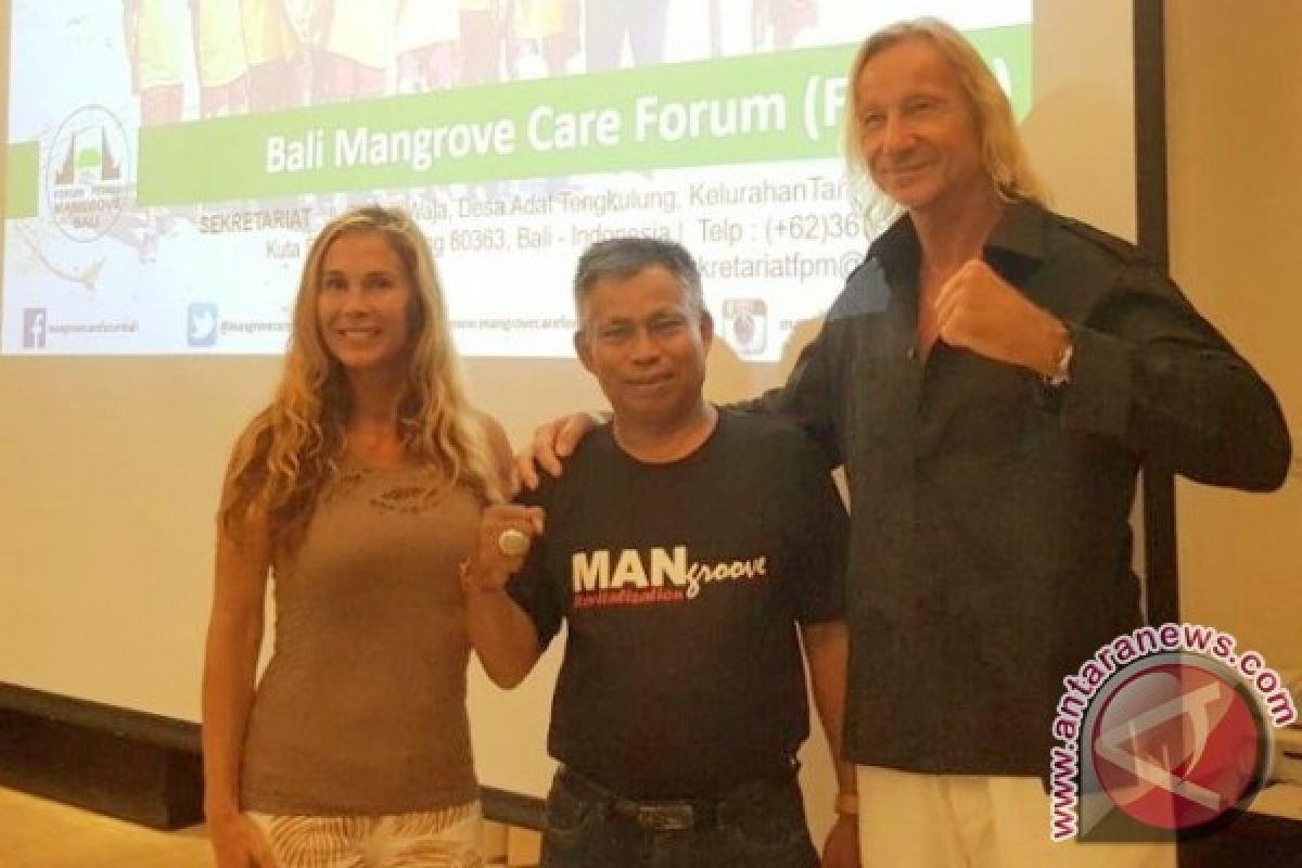 Mantan Artis Hollywood Dukung Pelestarian Mangrove Bali