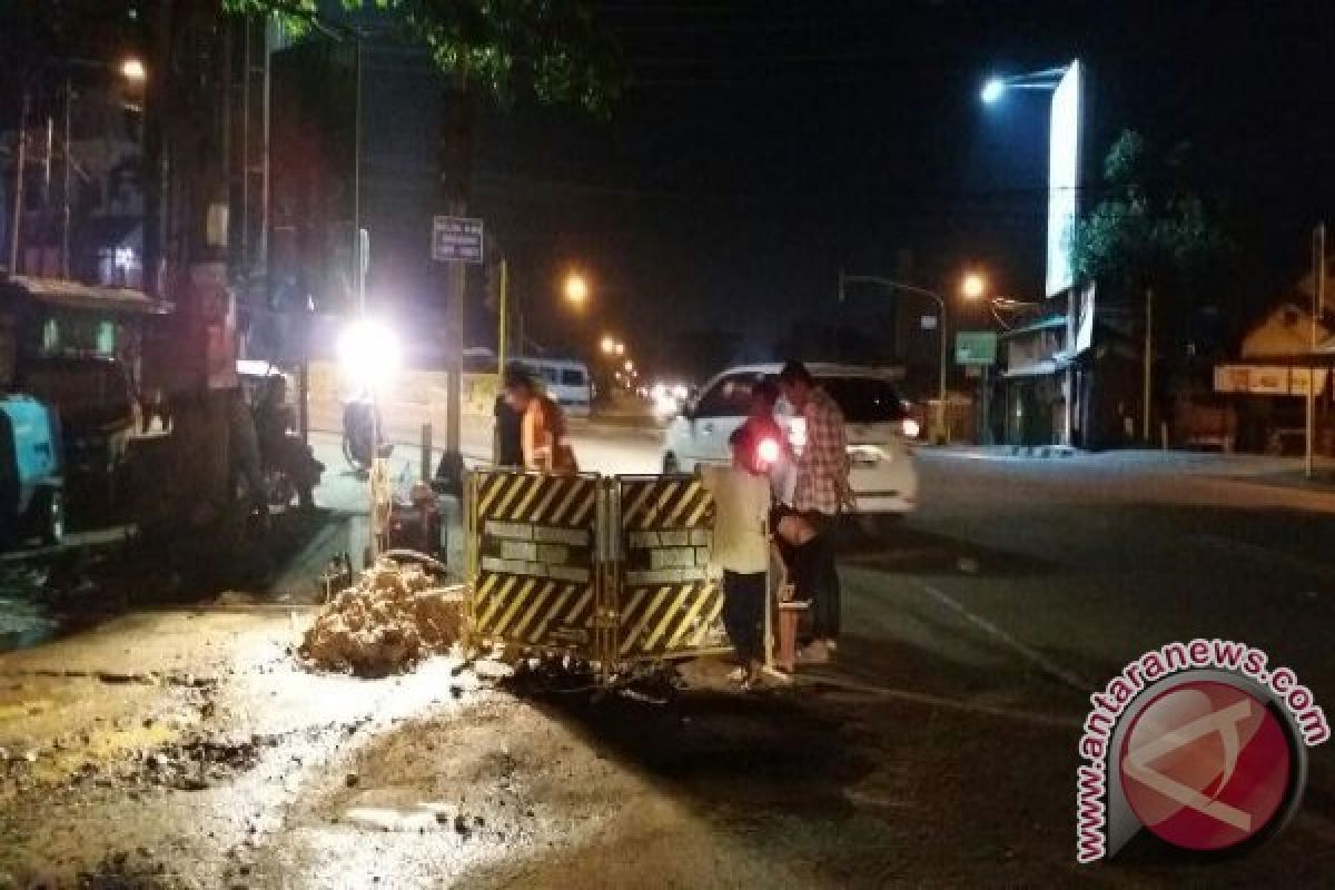 Galian pipa PDAM ancam keselamatan pengguna jalan  