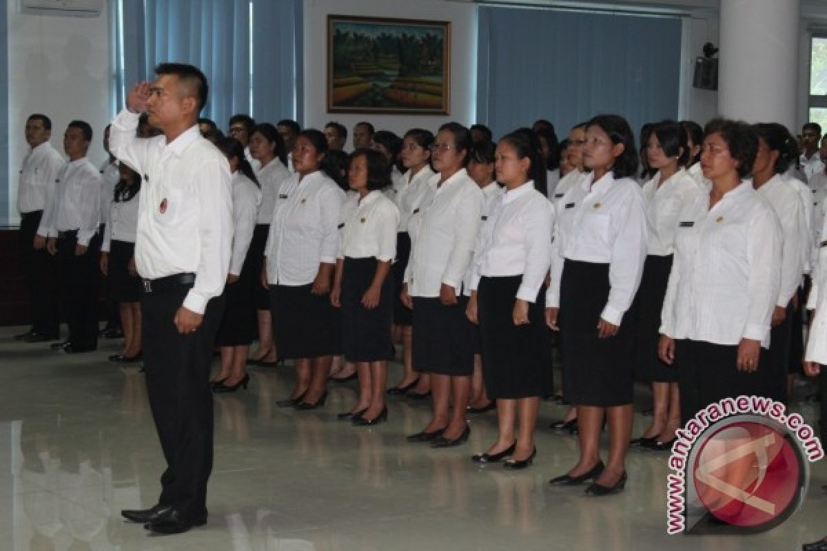 Bupati Taput Berhentikan 9 PNS Tidak Disiplin