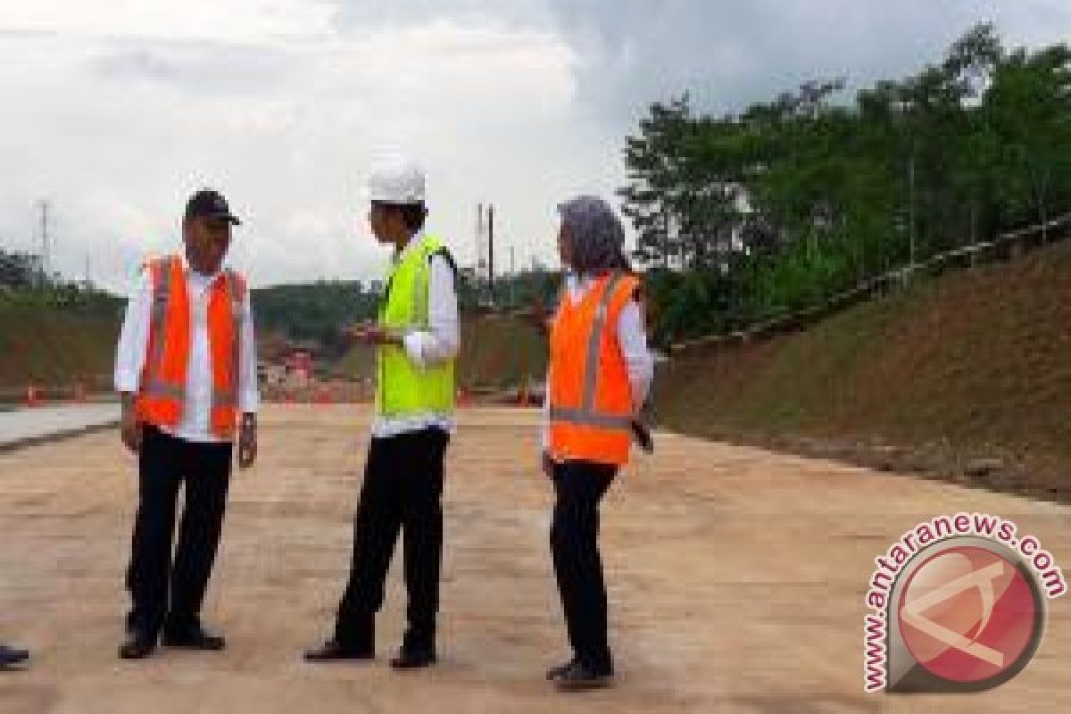 Presiden Tinjau Pembangunan Tol Batang-Semarang Tingkatkan Mobilitas