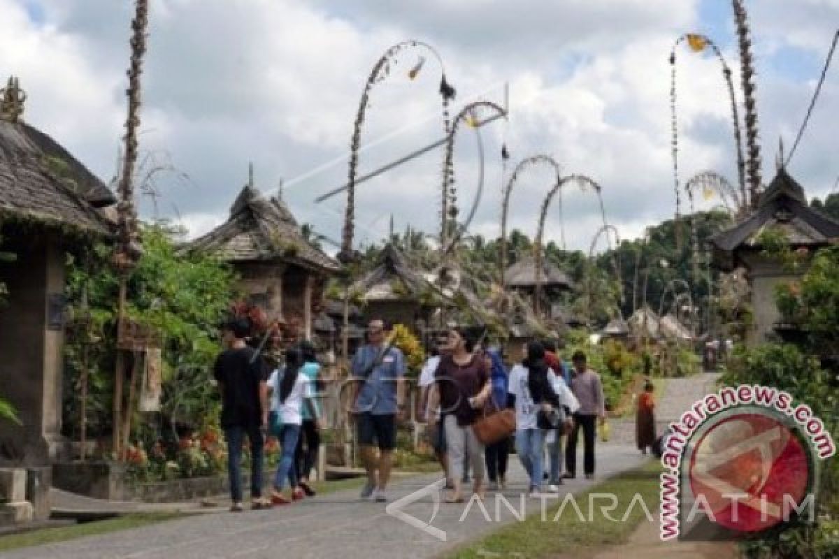 Rumah Adat Bambu Berusia Seabad di Penglipuran (Video)