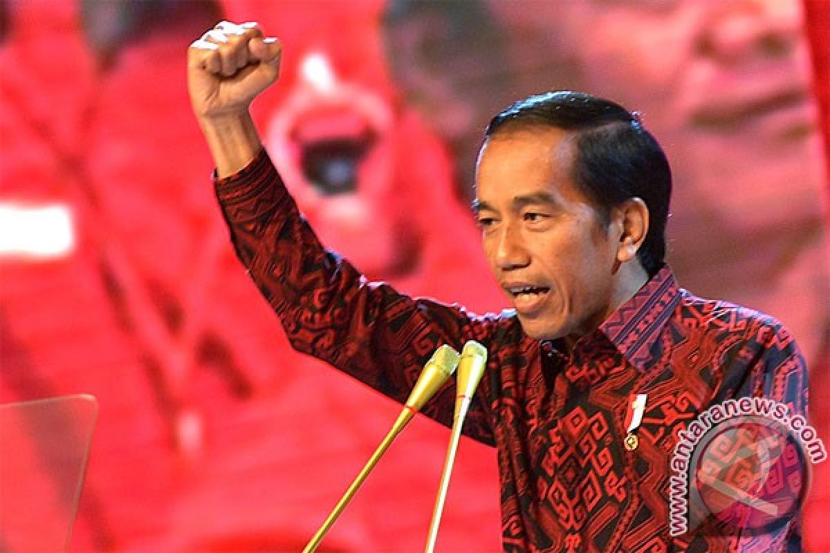 Presiden Jokowi habiskan akhir pekan belanja buku di Senayan City