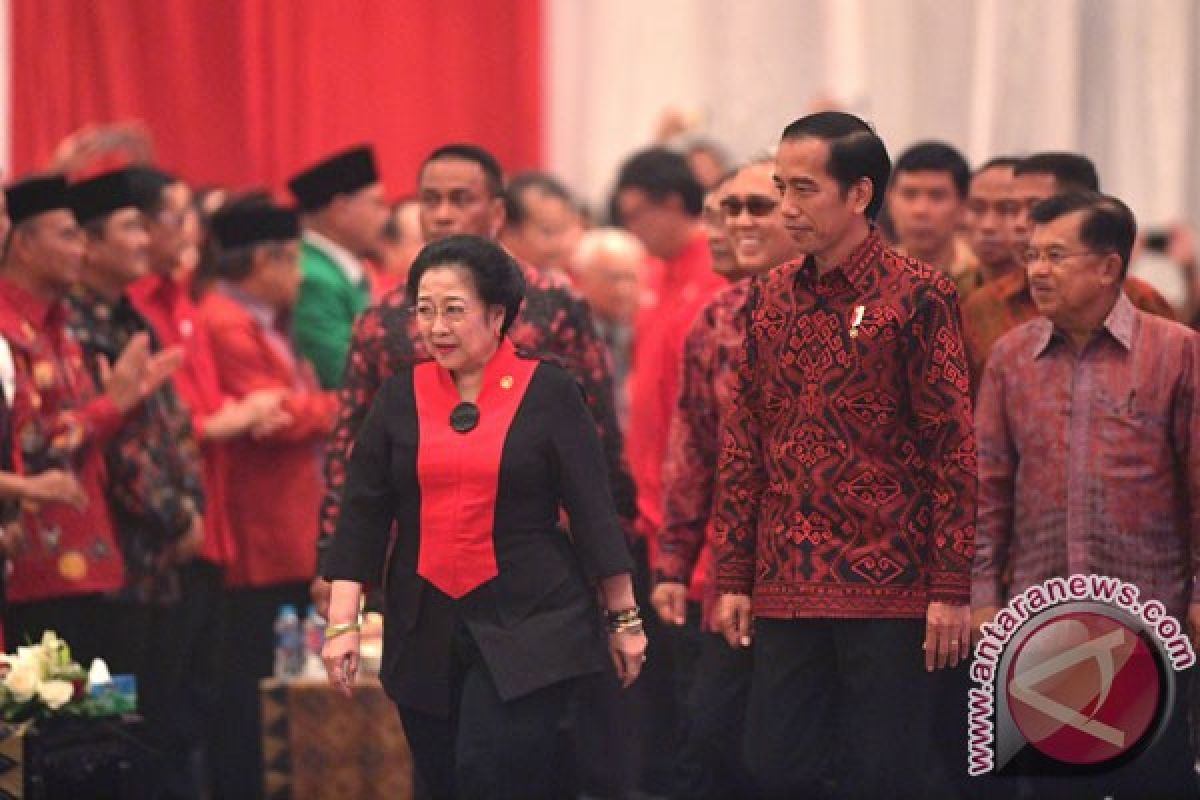 Presiden Jokowi dan Megawati disambut meriah dalam HUT PDIP