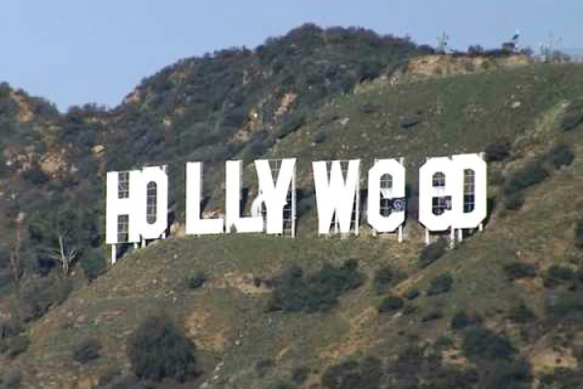 Pengubah tanda Hollywood jadi Hollyweed menyerahkan diri