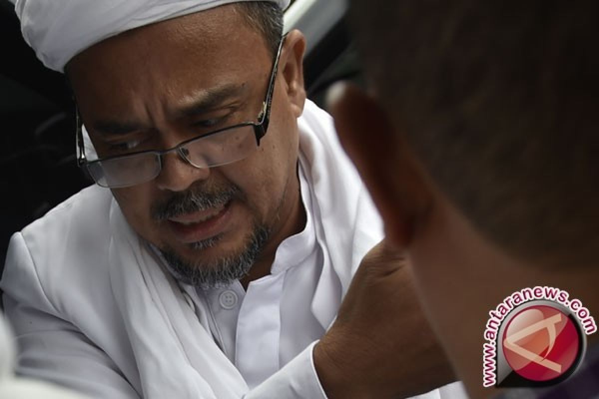 Kepolisian keluarkan surat perintah penangkapan Rizieq