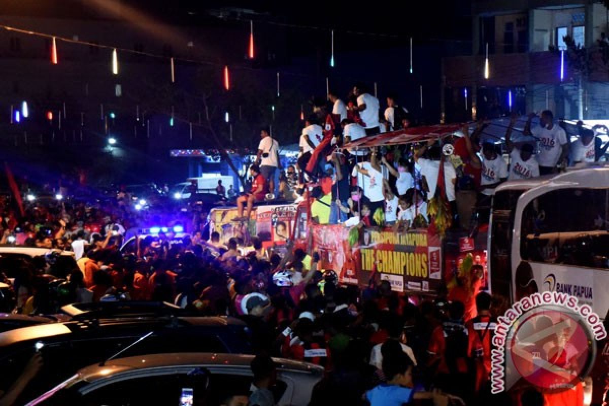 Ribuan warga Jayapura sambut kedatangan Persipura