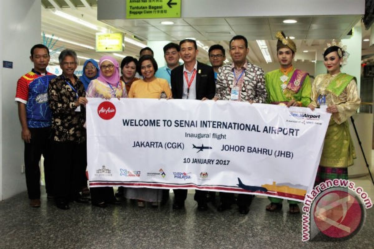 Konsul KJRI sambut Air Asia Jakarta - Johor Bahru