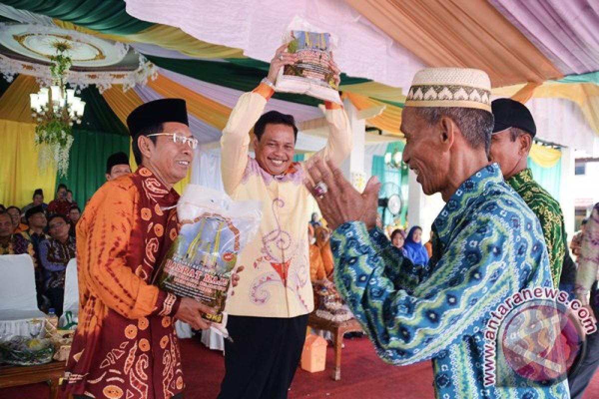 Bupati Tutup Pameran Hari Jadi Batola 