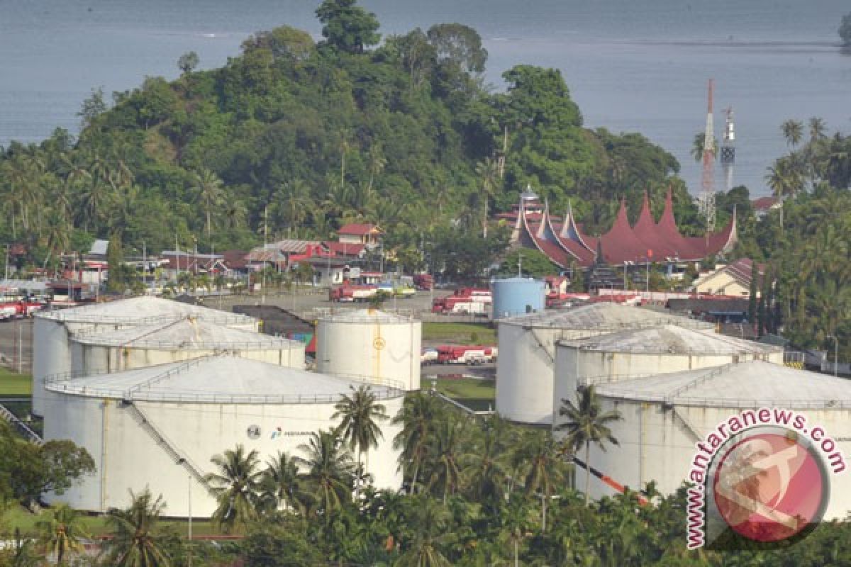 Harga minyak terdongkrak kemungkinan perpanjangan pengurangan produksi