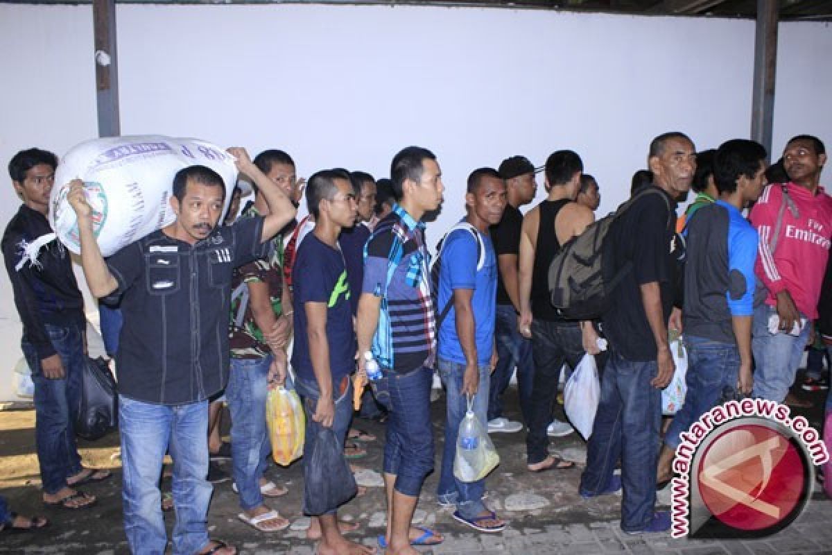 Malaysia deportasi 726 TKI bermasalah