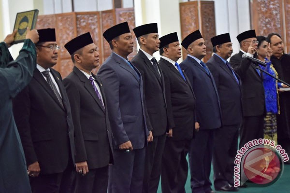 Ketua MPR lantik sembilan anggota pengganti antar waktu