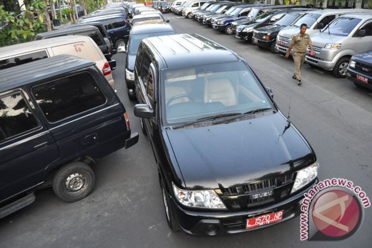 Risma wajibkan mobil dinas parkir di Balai Kota
