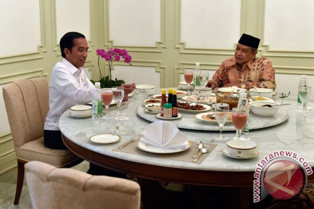 Presiden Jokowi santap siang bareng Ketua PBNU