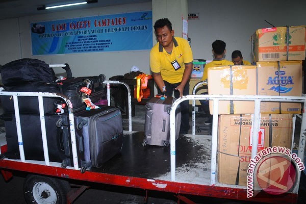  Kurir Dilatih Atasi Bencana di Kargo Bandara