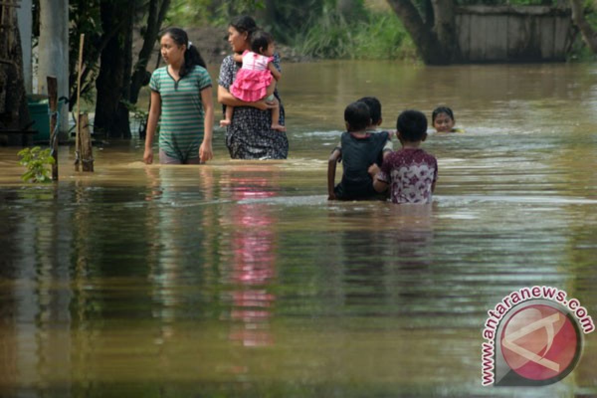 Banjir landa lima kabupaten di NTB