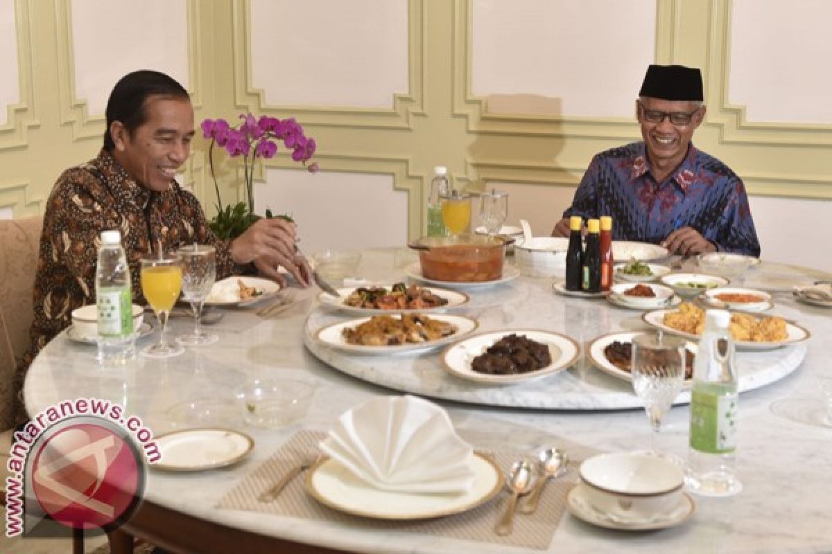President Jokowi discusses social justice with Islamic leader Haedar