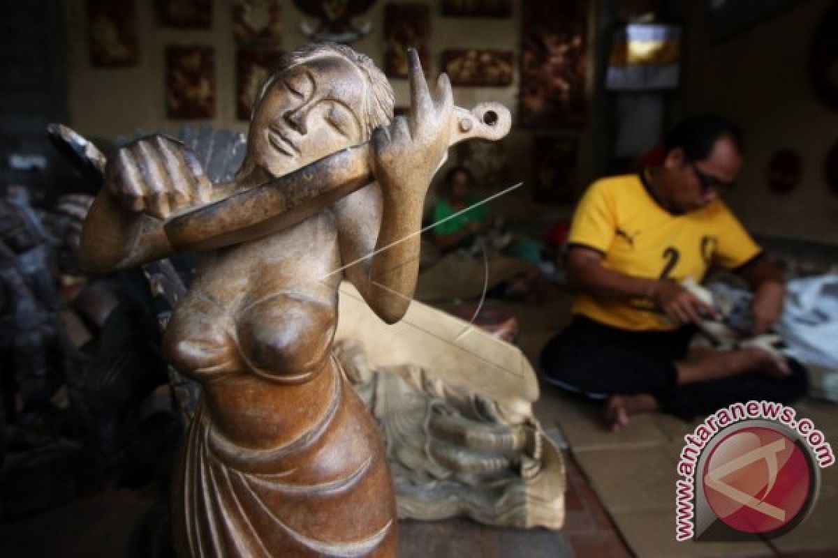 Bali Ekspor Patung Kayu Naik 11,50 Persen