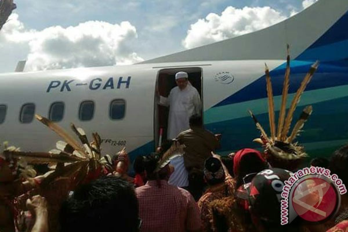 Kedatangan Wasekjen MUI Ditolak Di Bandara Sintang, Kalbar