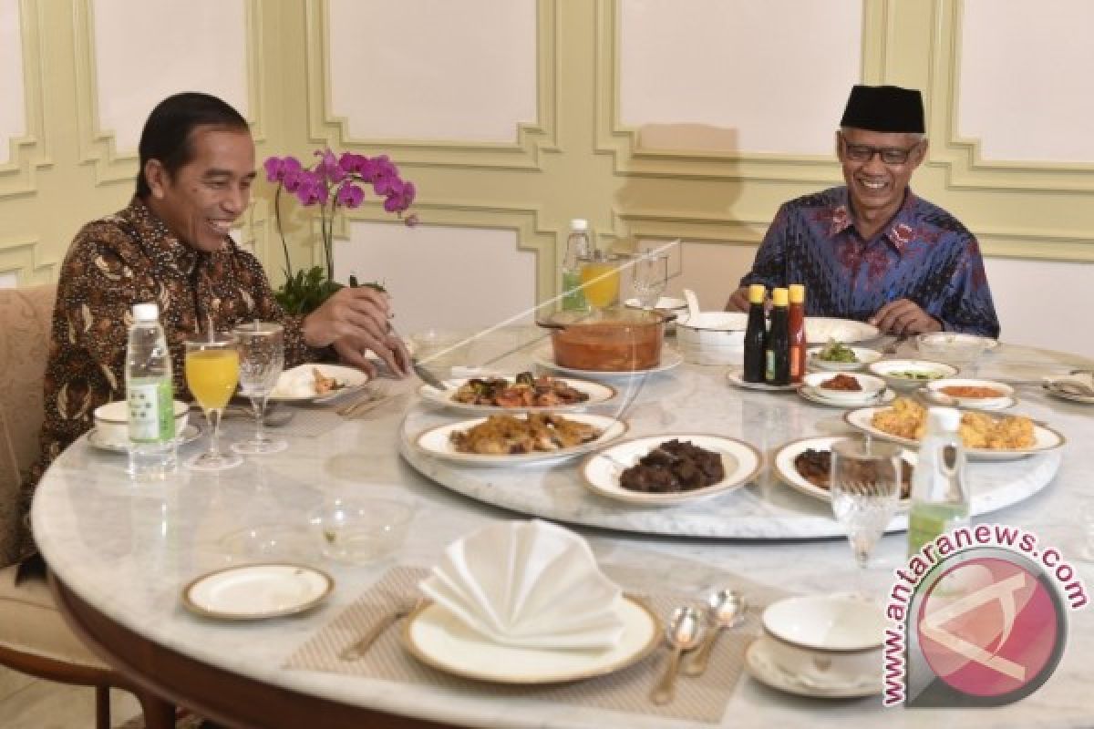 Presiden Jokowi Makan Siang Bersama Ketua PP Muhammadiyah