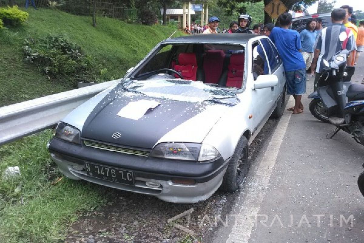 Polisi Selidiki Penyebab Kecelakan Pasuruan 