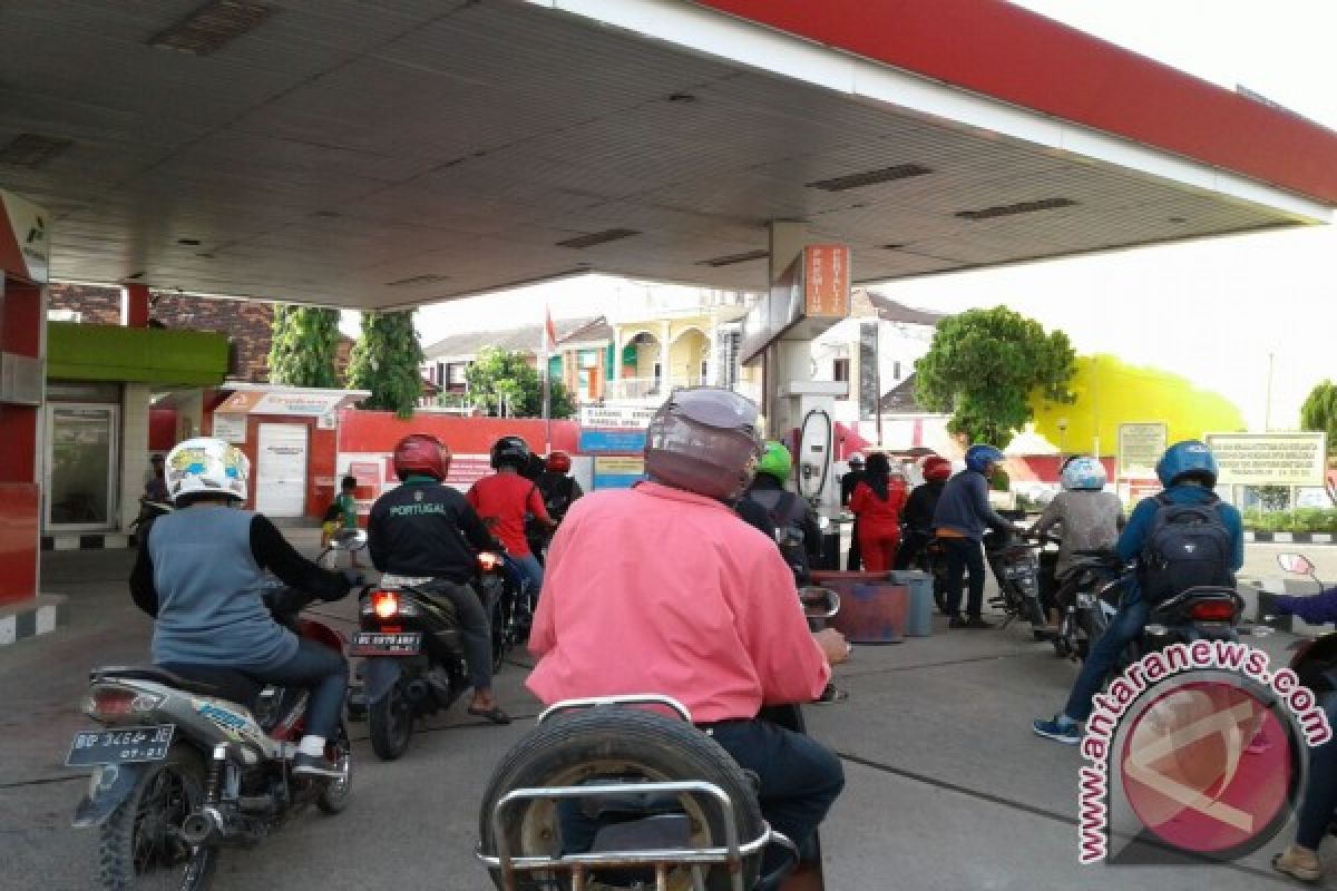 Dirut Pertamina harus mampu jaga pasokan premium