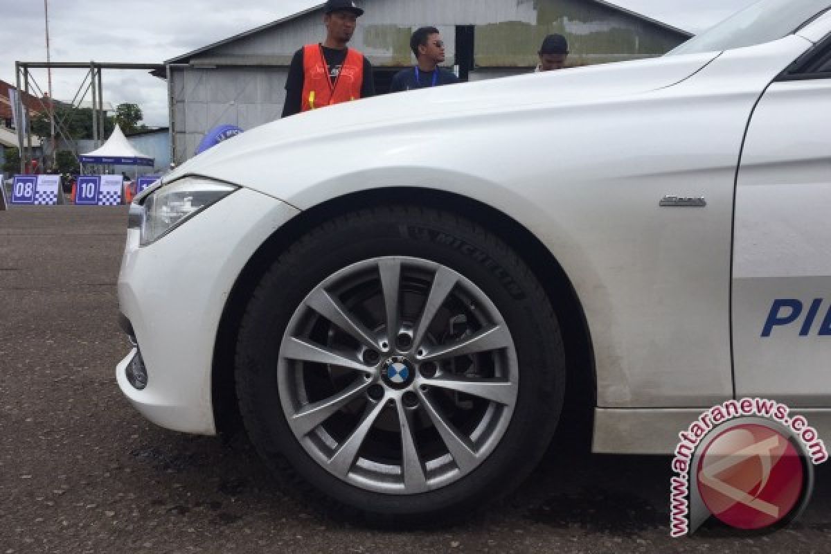 Menjajal cengkraman ban Michelin Pilot Sport 4 (video)