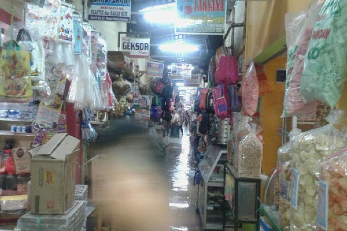 Banjir Juga Rendam Pusat Perbelanjaan Di Palabuhanratu Sukabumi