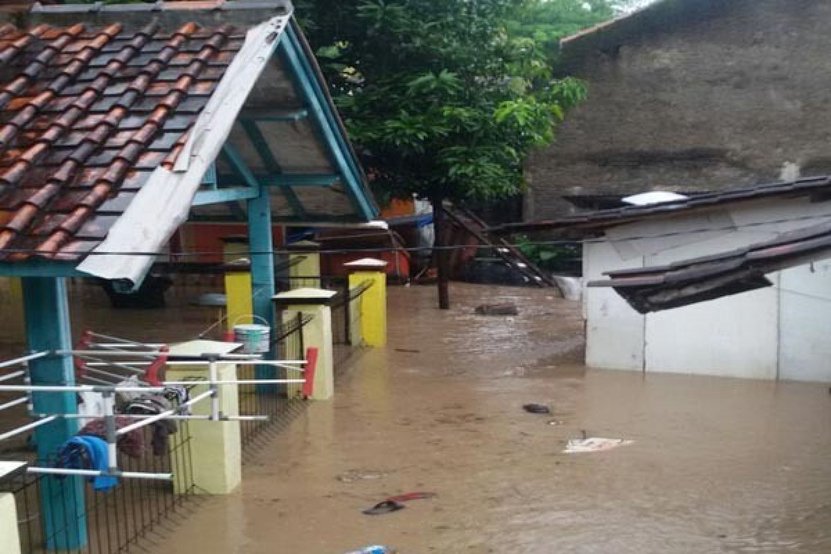 Puluhan rumah di Palabuhanratu terendam banjir bandang