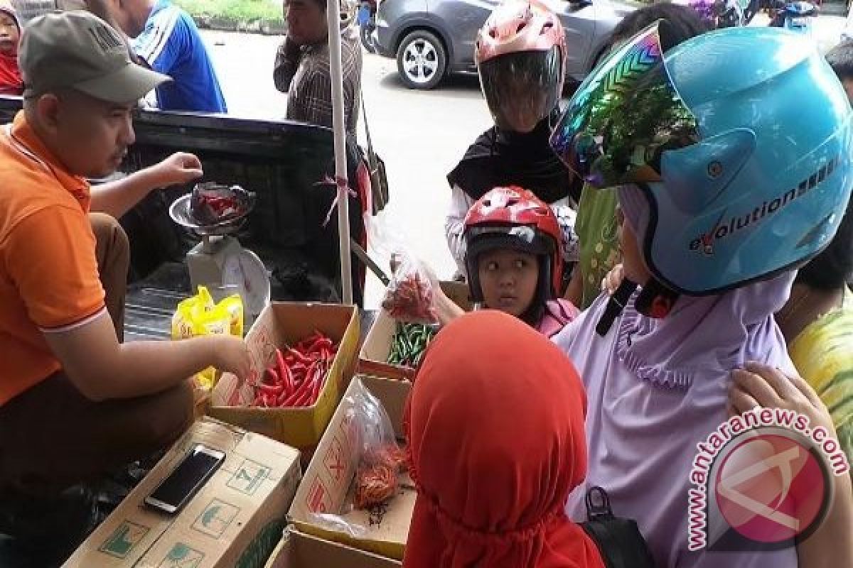 Warga Kotim Sambut Pasar Murah Disperindag 