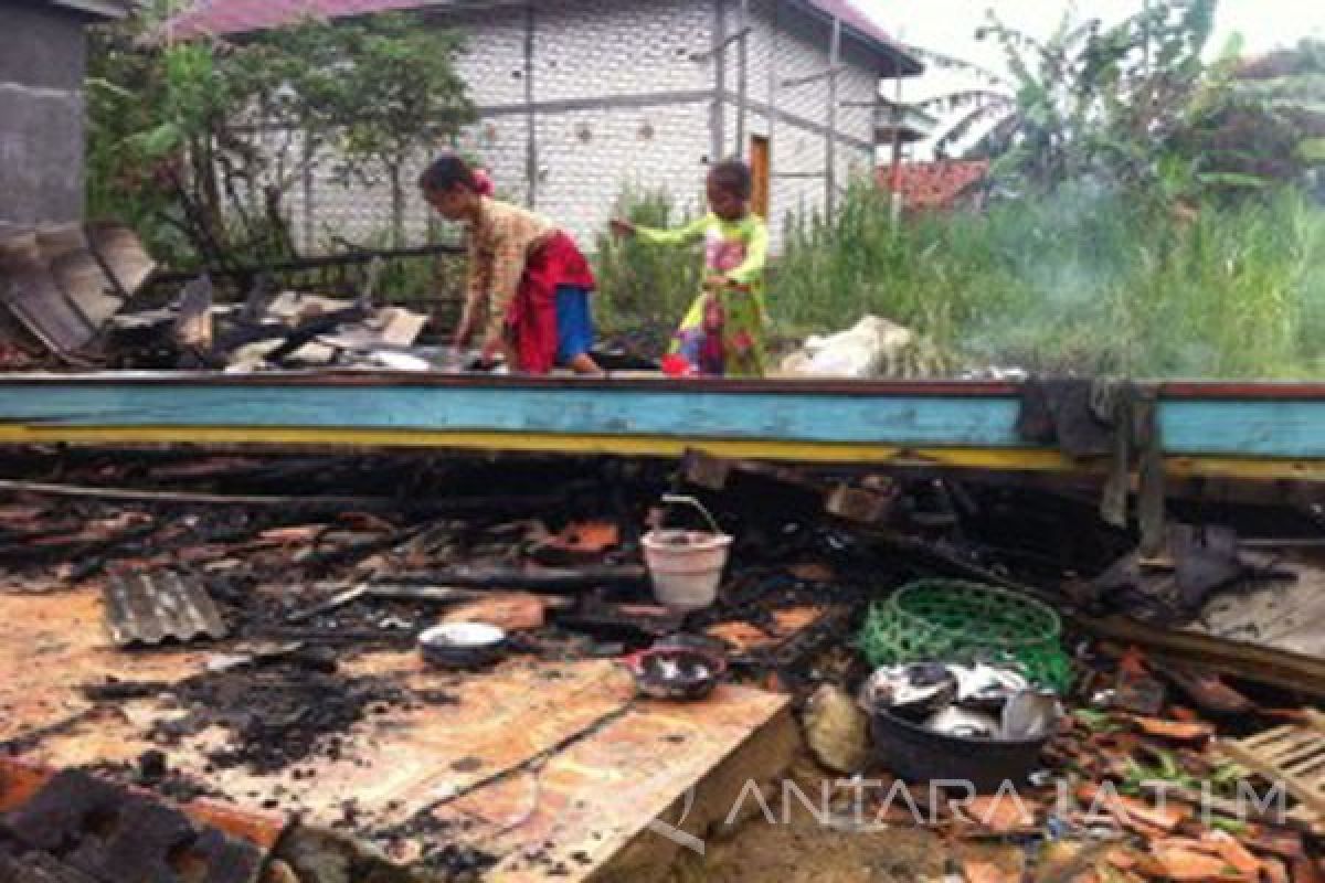 KWH Meter Meledak Sebabkan Kebakaran di Sampang