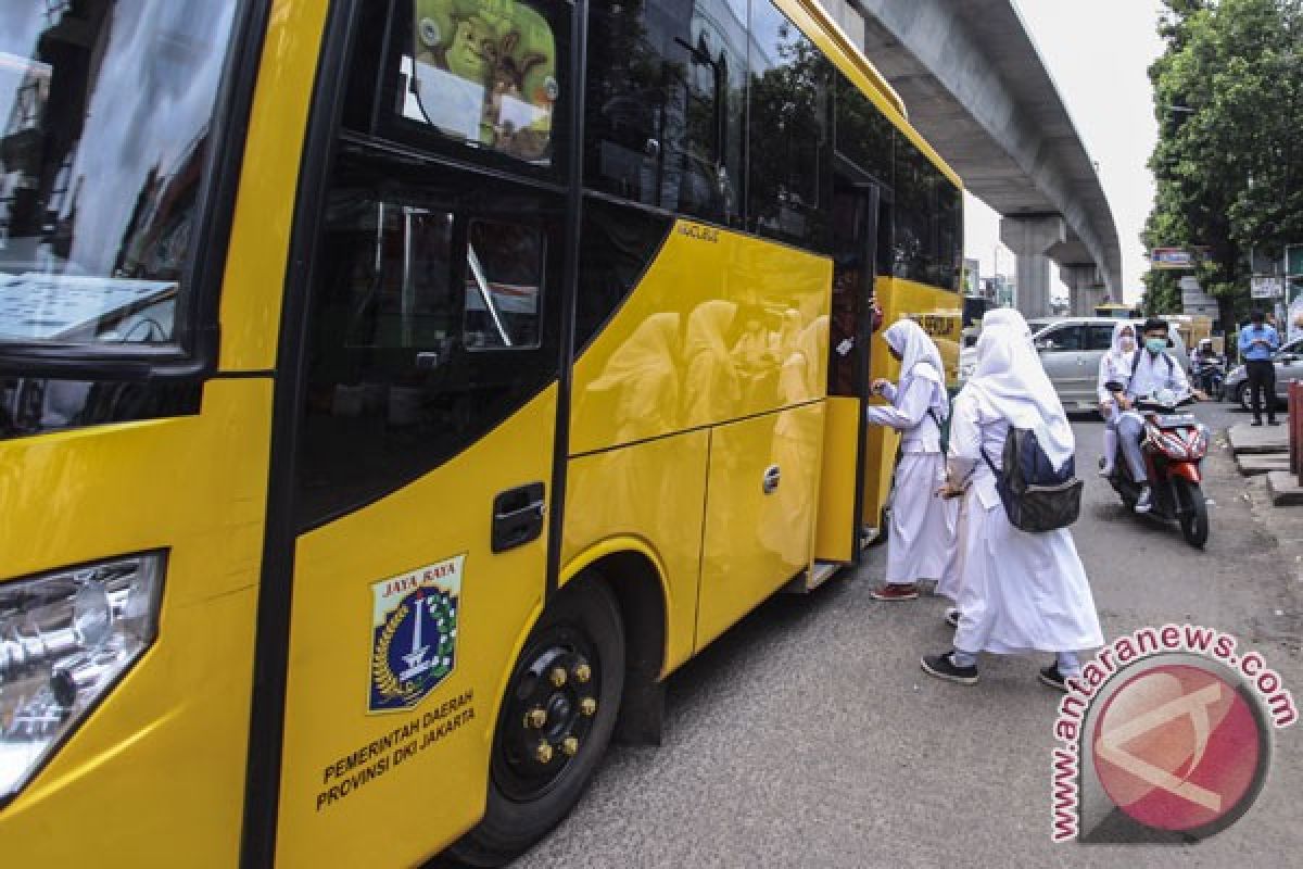 Bus sekolah Tangerang tunggu kajian