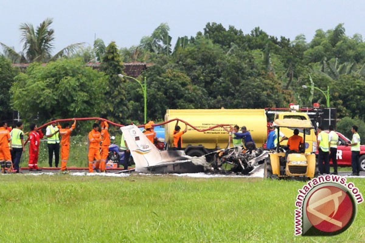 Bandara Blimbingsari ditutup sementara evakuasi pesawat latih