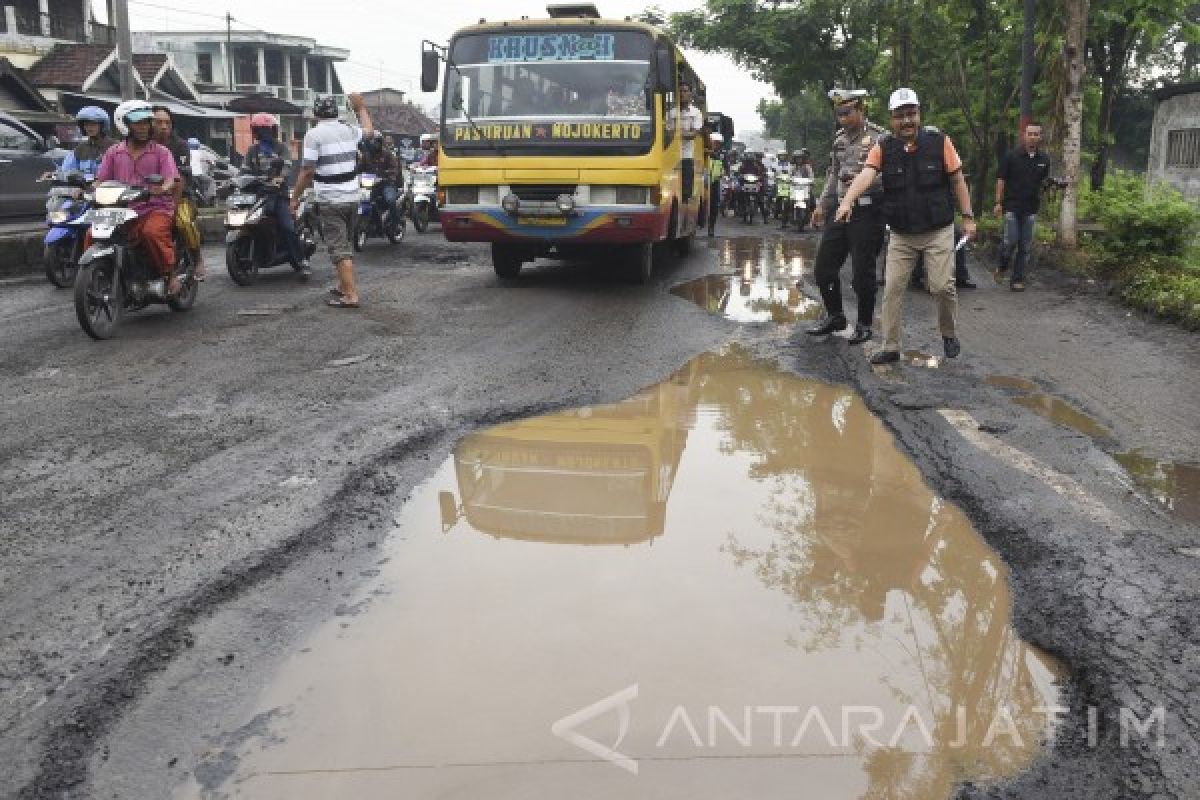 Pemprov Minta BBPJN Segera Perbaiki Jalur Pasuruan (Video)