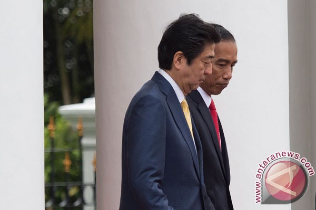 Jokowi lakukan pertemuan bilateral dengan Abe di Manila