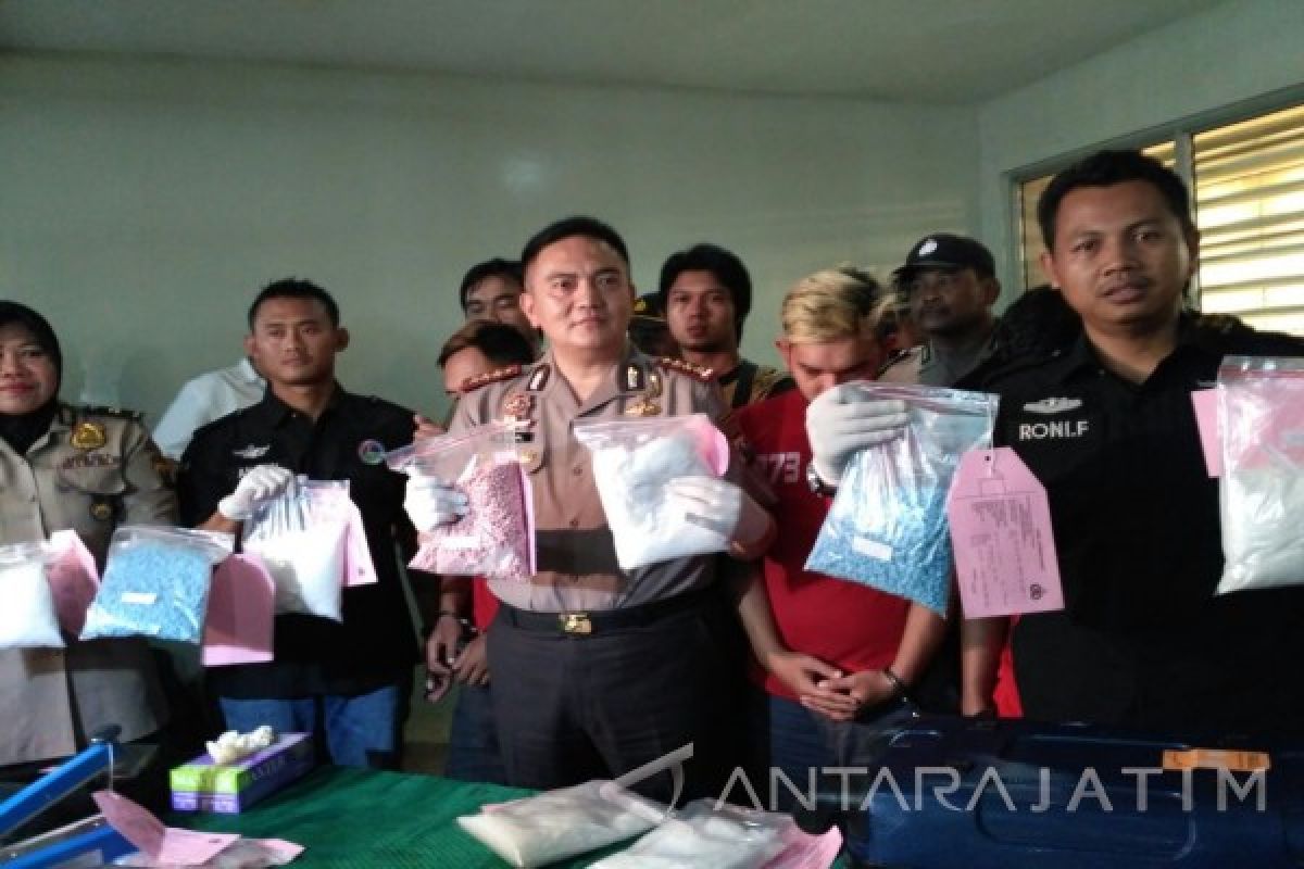 Polrestabes Surabaya Gerebek Apartemen Tempat Penyimpanan Narkoba