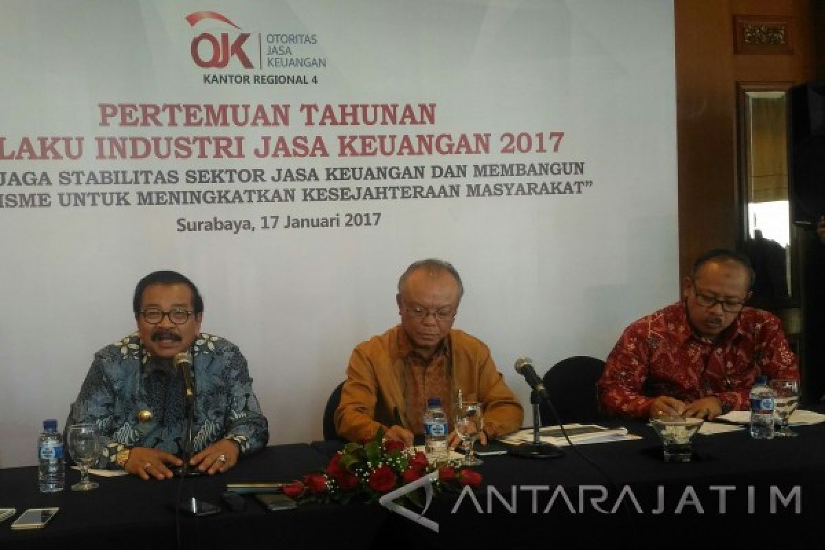 Soekarwo Minta OJK Bantu Dorong Ekonomi Jatim Pada 2017 (Video)