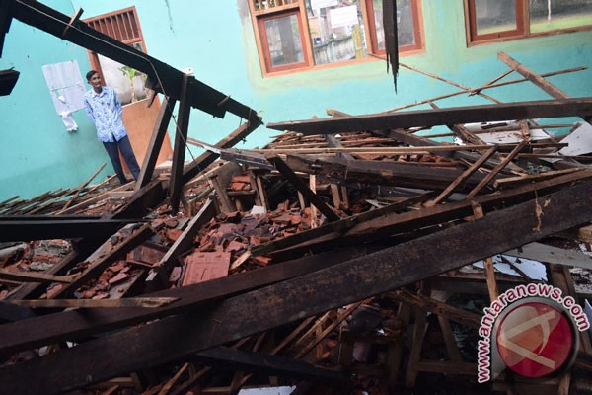 Tujuh sekolah di Manggarai Timur diterjang badai