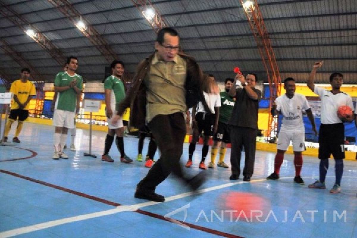 Henky Kurniadi Buka Turnamen Futsal Antarwartawan Surabaya (Video)