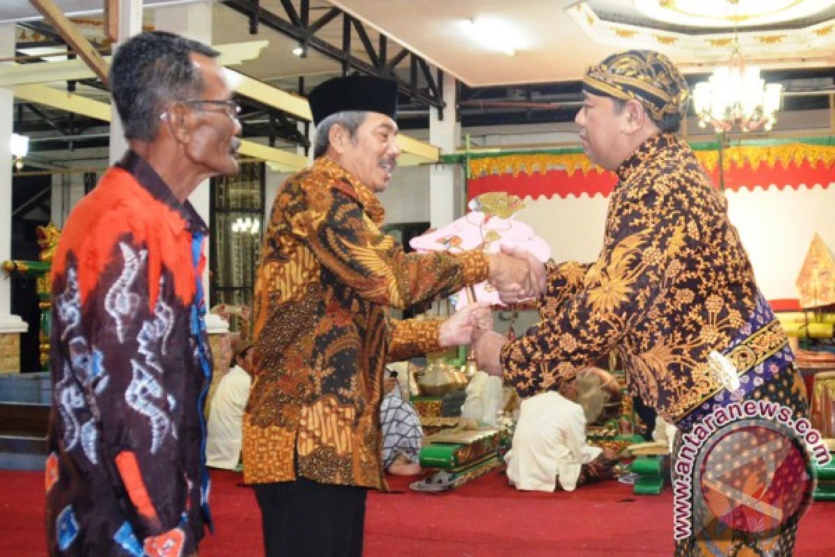 Wayang Kulit Meriahkan Harjad Batola