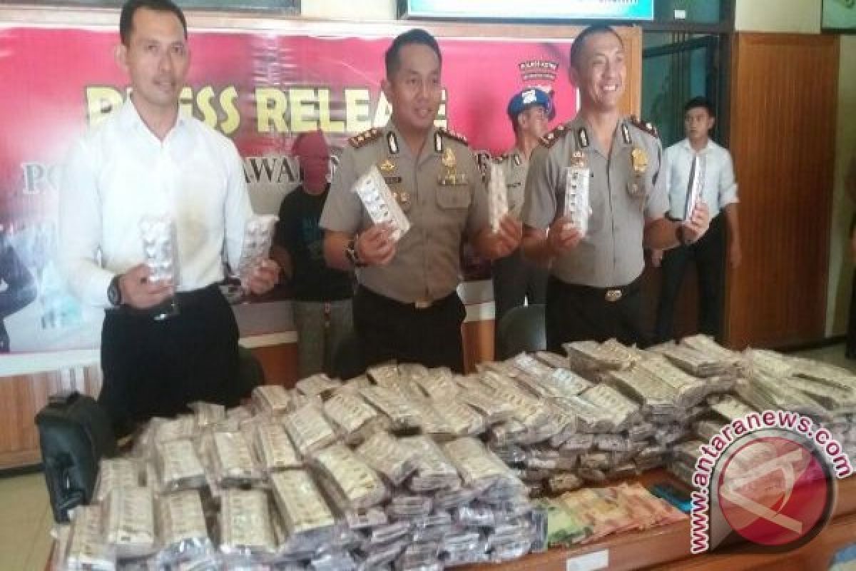 Polisi Tangkap 2 Pria Pengedar Ratusan Zenith Di Sampit 