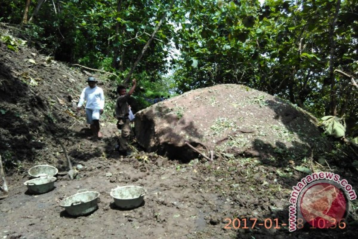 Longsor tutup akses warga Prambanan Yogyakarta