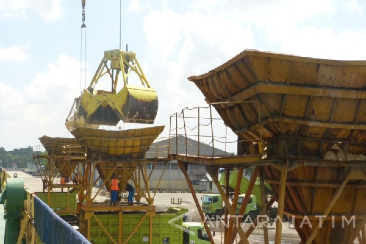 Kinerja Arus Barang Pelabuhan Tanjung Intan Cilacap Meningkat 