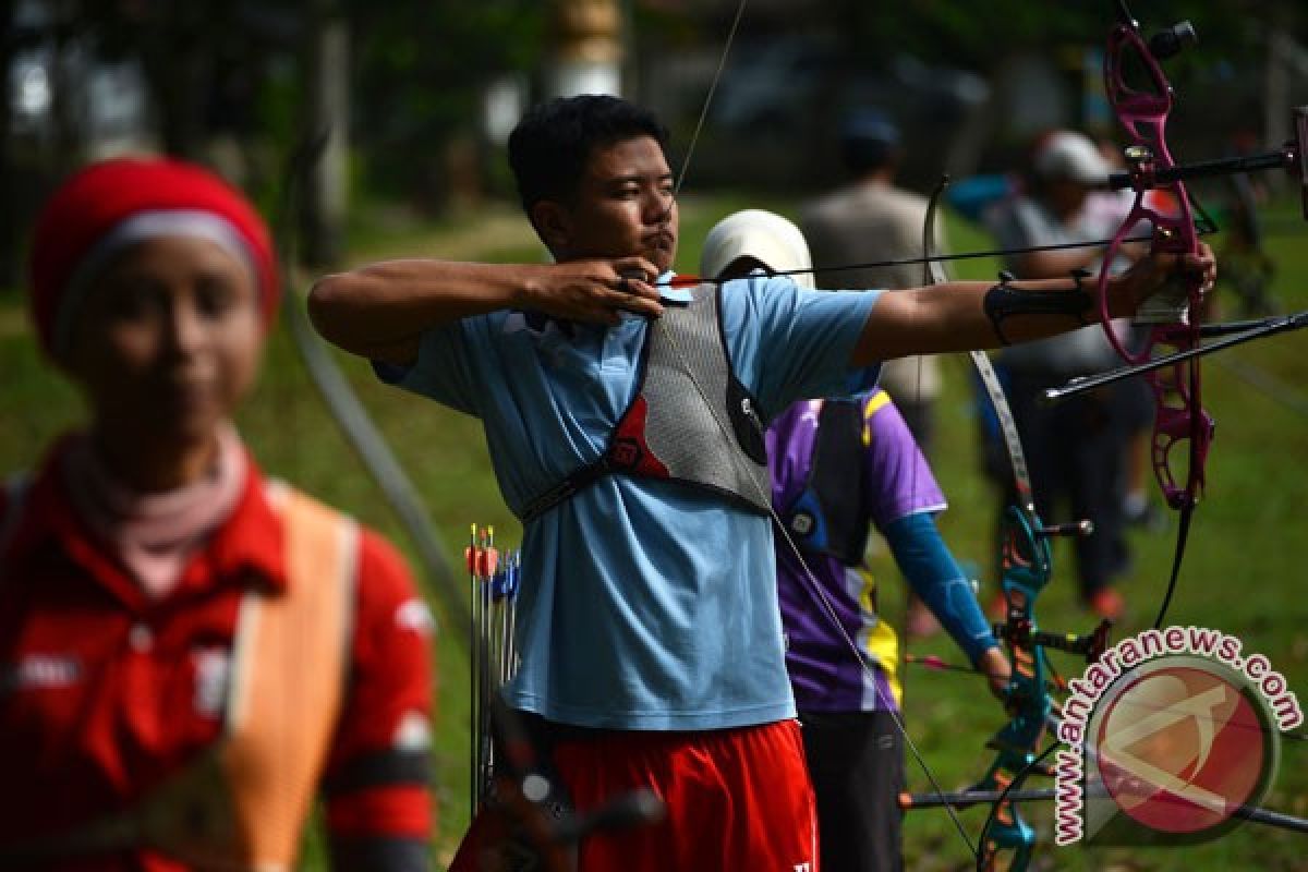 Cuaca cerah, Presiden siap tanding panahan