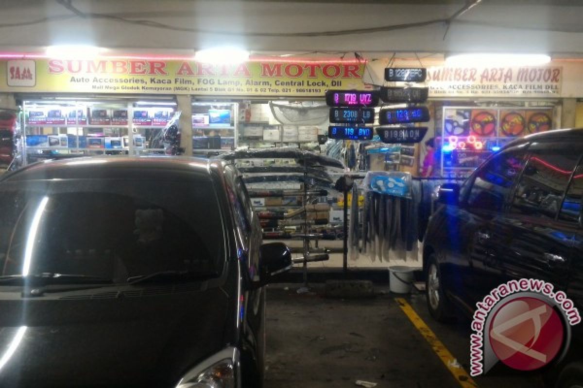 Cara penjual aksesoris mobil hadapi persaingan dengan toko daring